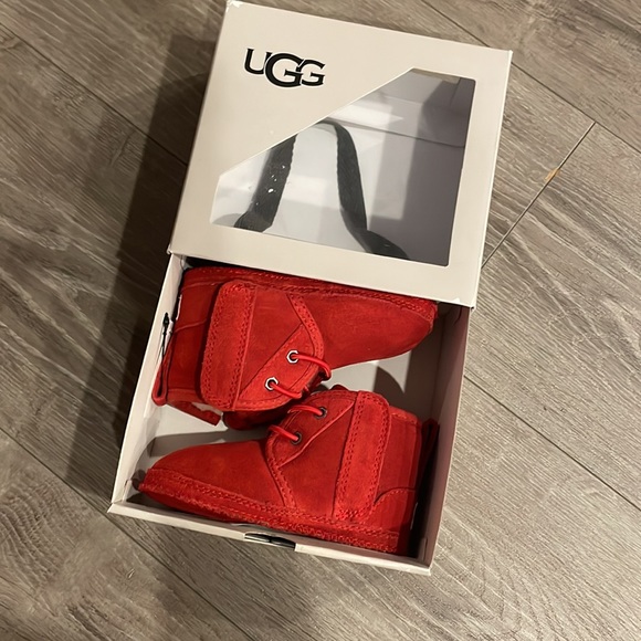 Baby Uggs shoes - Picture 2 of 5